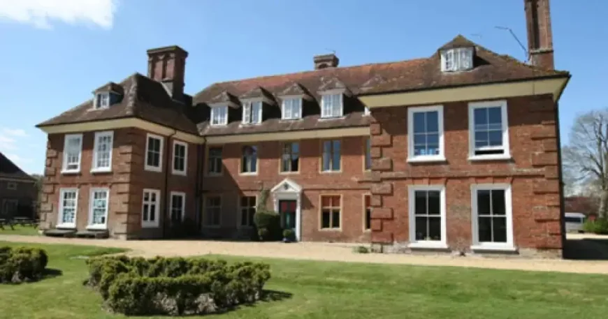 Moyles Court School to Close After 63 Years; 70 Pupils Gather for a Lasting Chess Showcase