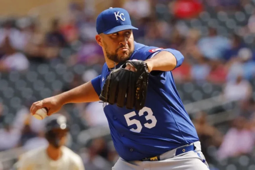 Royals Add Carlos Estévez to Injured List