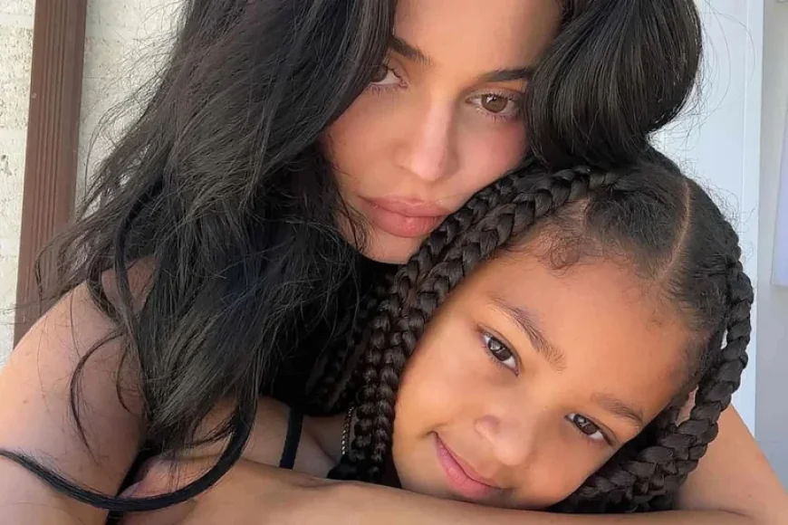 Kylie Jenner Tearfully Explains Fame to Daughter Stormi Watching “KUWTK” Episode