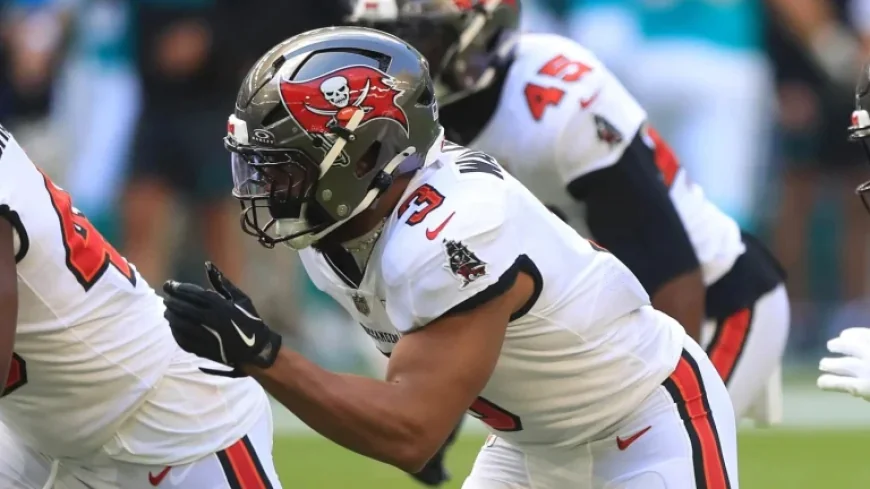 Linebacker Anthony Walker Retires from Professional Football