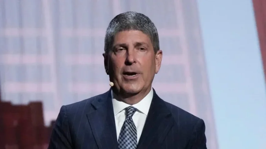 Jeff Shell Negotiates Departure as Paramount President