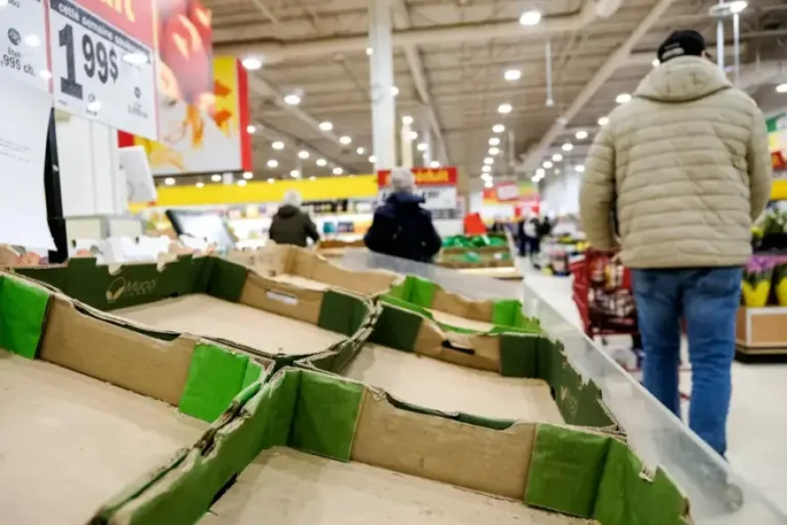 Super C Shelves Hollow as Metro Distribution Strike Triggers Produce Shortages