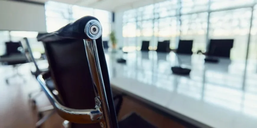 US Tech Layoffs Surge in 2023, Driven by AI Advancements