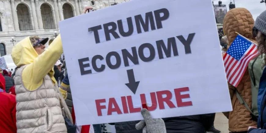 Economist Criticizes March US Jobs Report as Disappointing