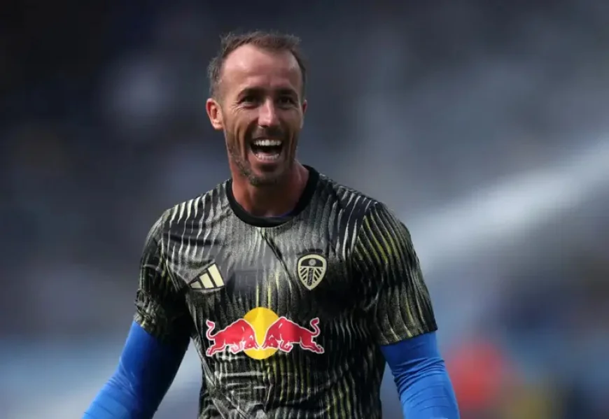 Leeds Goalkeeper Alex Cairns Earns 33-Year-Old Praise as “Top Pro” in U21 Boost