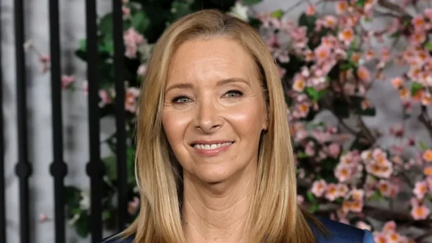 Lisa Kudrow Criticizes Sitcoms for Avoiding ‘Uncomfortable’ Audiences