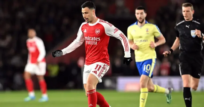 Gabriel Martinelli booked after referee shove in Arsenal FA Cup loss