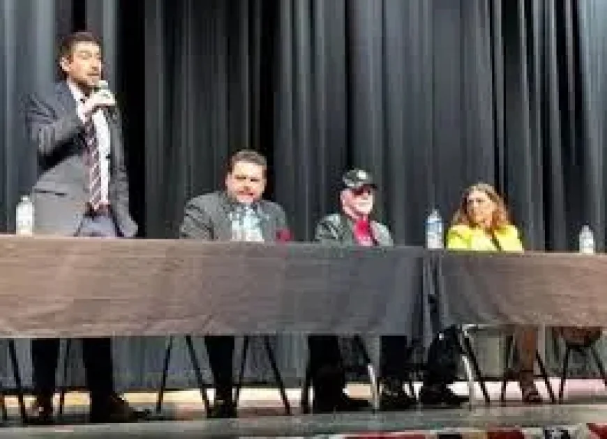 Jeff Merkley and the Battle for Oregon Voters: 7 Signals From a Crowded Town Hall Season