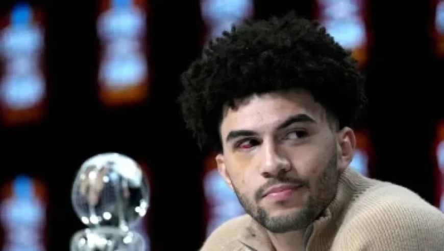 Sports Media Criticizes Geno Auriemma Amid Dawn Staley Dispute