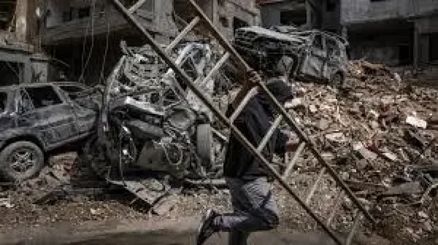 World News: Trump Threats, Iran Retaliation, and a Deadly Strait of Hormuz Standoff