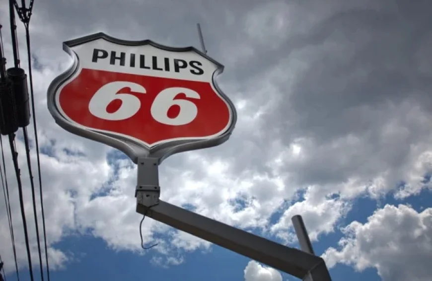 Phillips 66 Projects Up to $1B Loss with Rising Oil Prices (PSX:NYSE)
