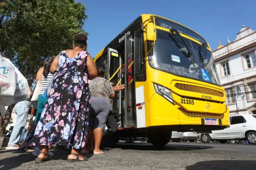 Salvador May Move Toward Women-Only Bus Lines as 2026 Debate Advances