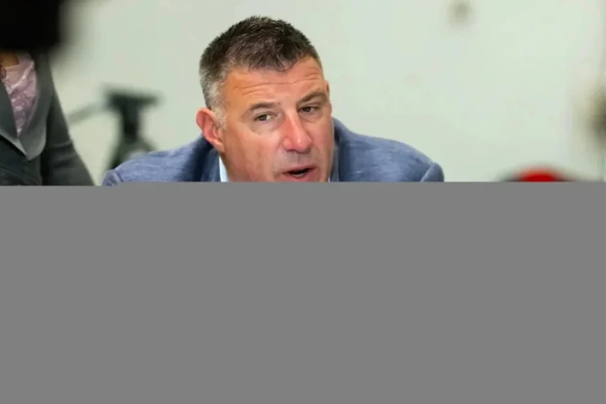 Patriots Coach Mike Vrabel Responds to Photos with NFL Reporter