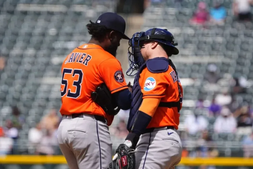 Cristian Javier Leaves Game with Shoulder Tightness