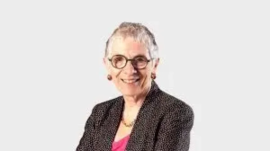 Politics, 2 explosive jabs and a widening Maga split over Iran