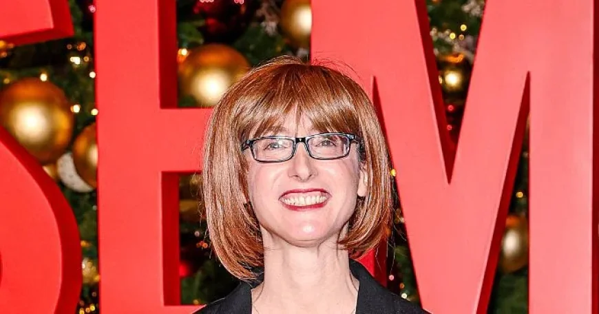 ‘The Housemaid Author Sara Cohen Removes Her Wig’