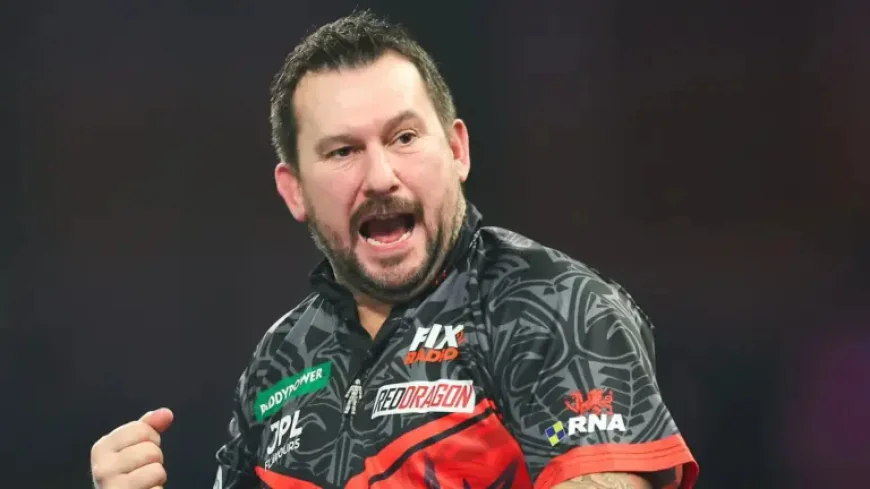 Darts drama in Brighton: Jonny Clayton overturns 5-2 deficit to beat Michael van Gerwen