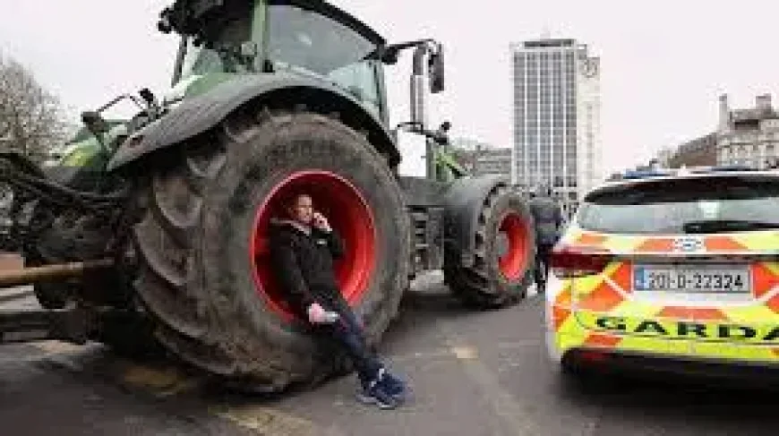 Protest in Ireland threatens 500 petrol stations as fuel blockades deepen