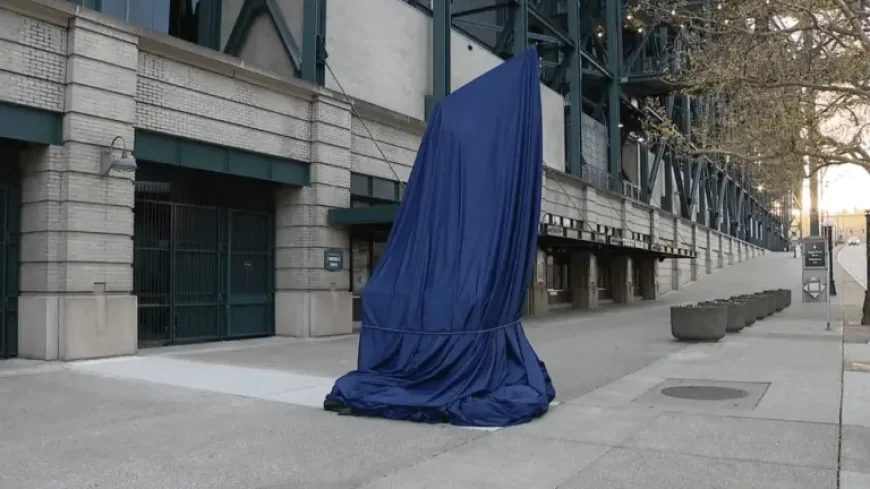 Ichiro Statue as 2026 brings a new Mariners landmark