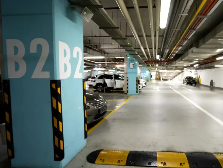 Venezuela parking fees put the spotlight on regulation and a 3-to-6-dollar dispute