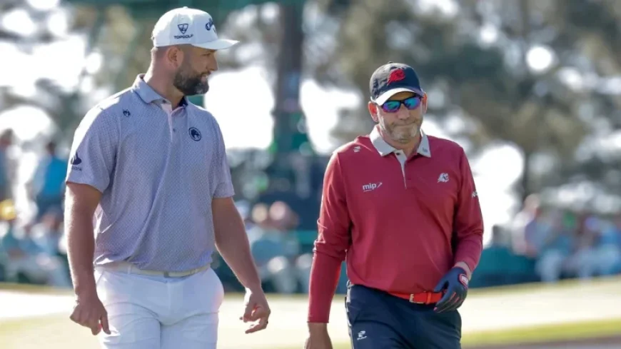 Sergio Garcia Breaks Driver in Frustration on Second Tee