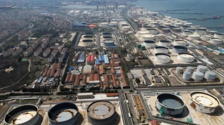 Oil Prices Surge as Trump Threatens Strait of Hormuz Blockage