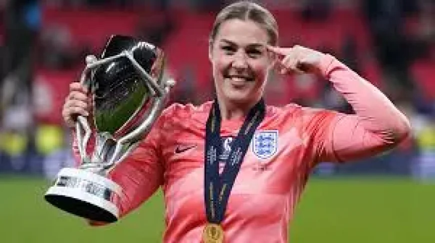 Mary Earps faces England farewell talk as her legacy takes center stage