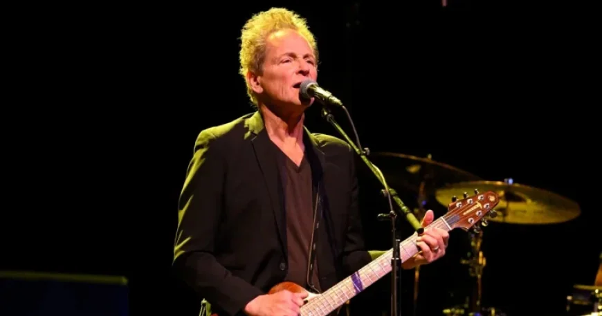 Woman Arrested for Assaulting Fleetwood Mac Guitarist Lindsey Buckingham