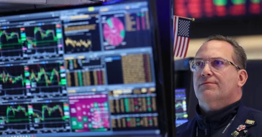 Stocks Rise as Oil Nears $100 Amid U.S. Hormuz Blockade