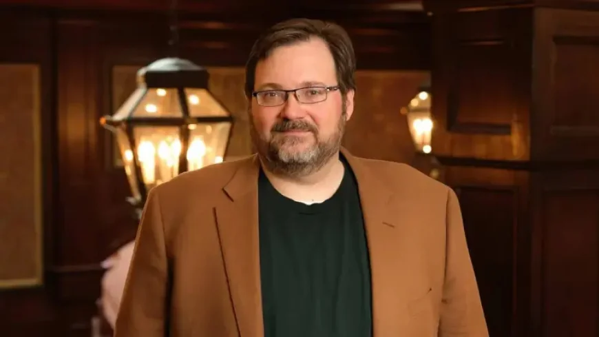 Brandon Sanderson Reveals Favorite Book of All-Time in a Sci-Fi Masterpiece