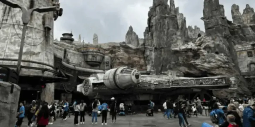 Star Wars Galaxy’s Edge Faces Abrupt 3-Day Closure at Disneyland