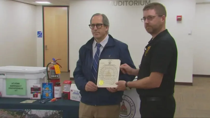 Channel 3000 Weather: De Pere hands out free NOAA radios as severe weather week begins