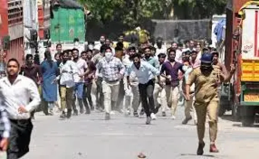 Whatsapp and Noida’s Wage Protest: 3 Questions Behind the Violence and Arrests