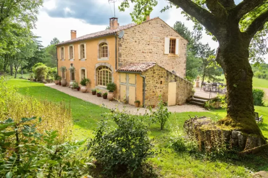 Paris and a 3.1 Million-Home Tax Shock: Why Owners Are Selling Now