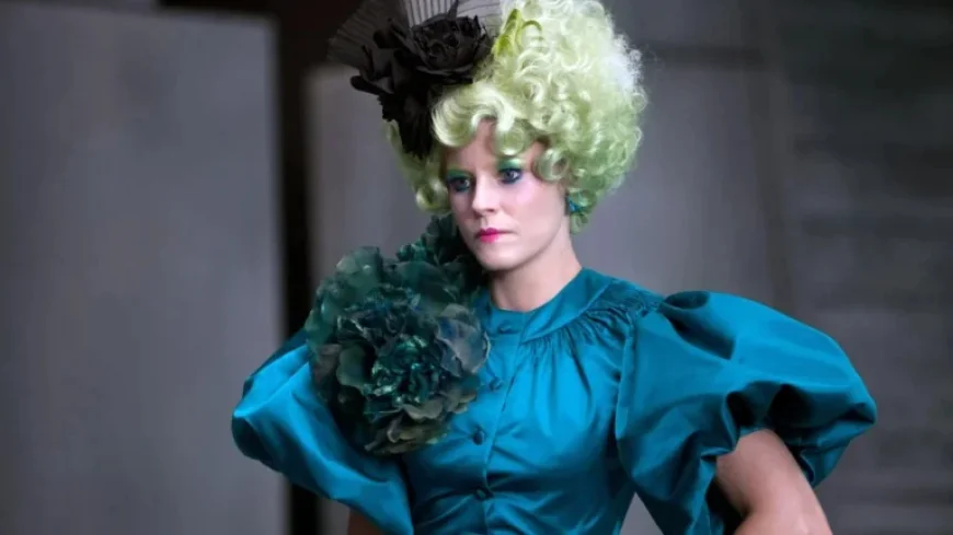 Elizabeth Banks Criticizes White Women Trump Voters, Channels Effie
