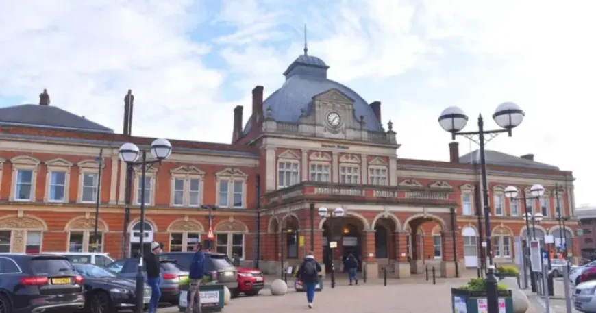 Liverpool Street trains delayed after overhead wire fault hits services
