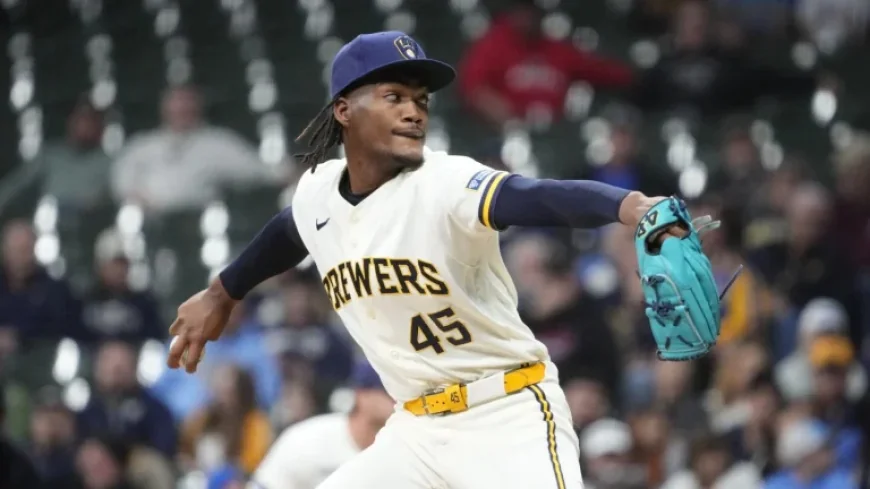 Brewers Trust Uribe as Jansen Rises to Third in All-Time Saves