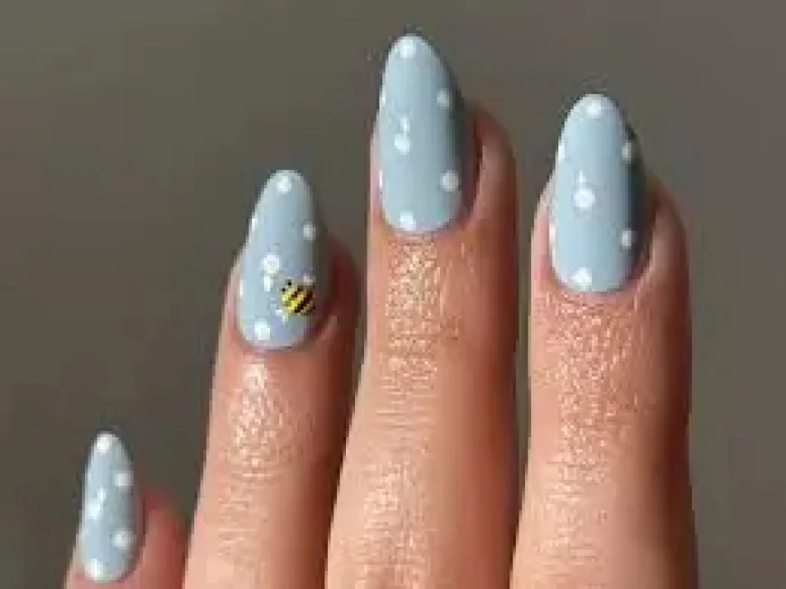 Nail Trends for May: 16 Fresh Ideas From Soft Sea Foam Green to Pearly Lilac Tips