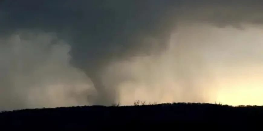 Nws Radar Flags a Level 4 Storm Threat as 50 Million Brace for 1,500-Mile Outbreak