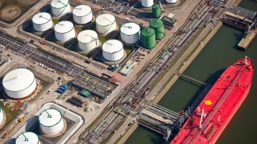 Oil Prices Fall Ahead of Weekend Market Test