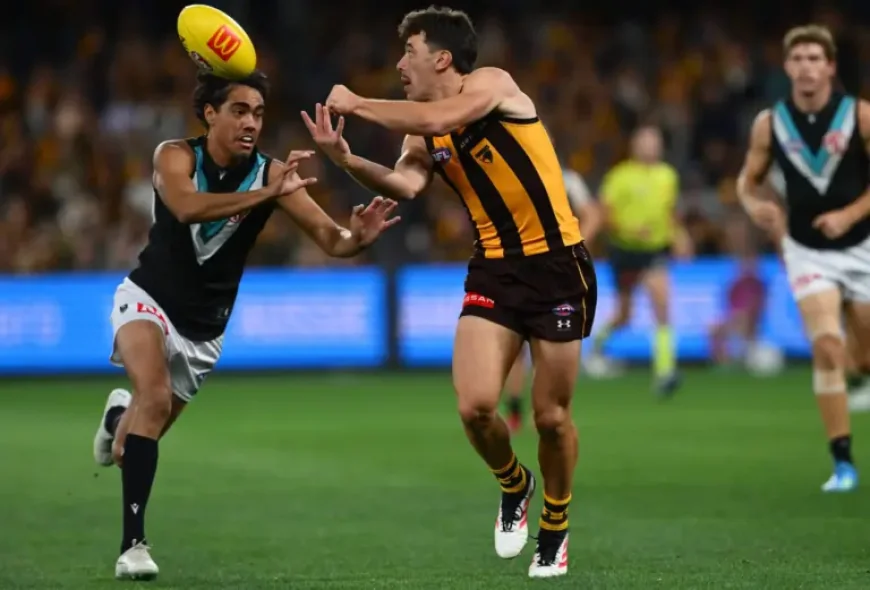 Port Adelaide faces Hawthorn test under the roof at Marvel Stadium