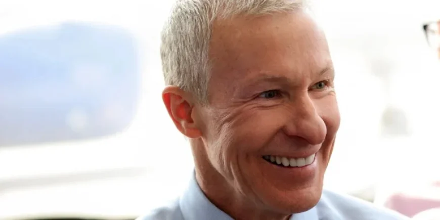 United CEO Seeks to Acquire American Airlines, Former Ally Now Top Boss