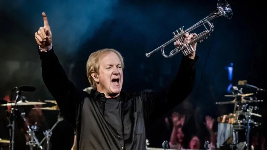 Chicago’s Lee Loughnane Discusses Longevity with His Trumpet and Bandmates