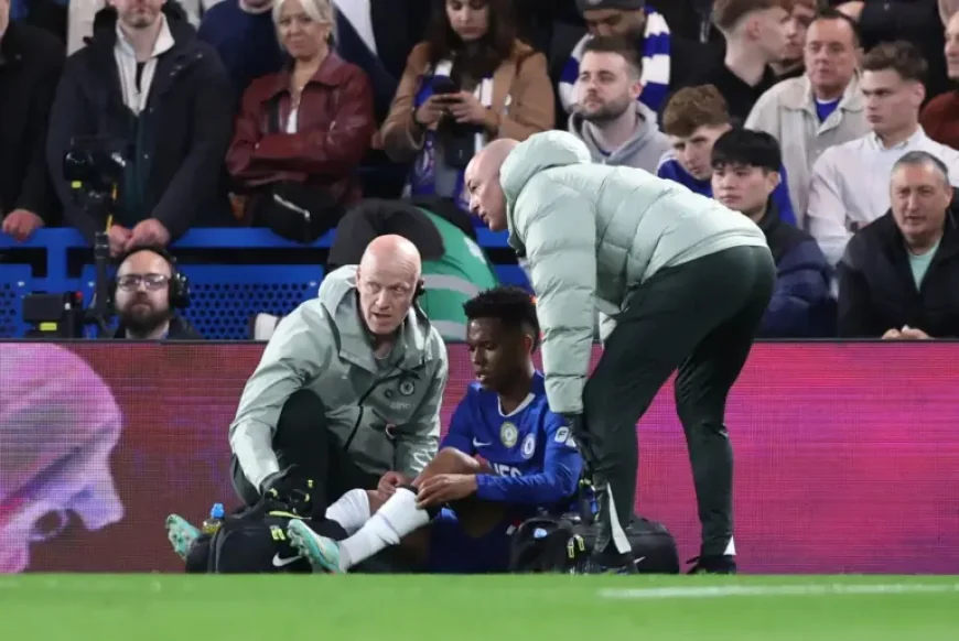 Estêvão leaves Chelsea match with pain after misstep at Stamford Bridge