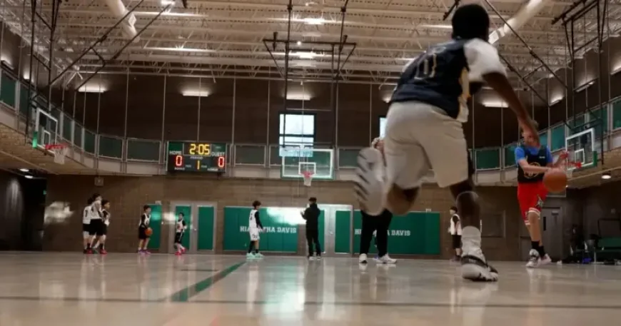 Denver’s junior hoops program gives kids a jersey, a place, and a sense of belonging