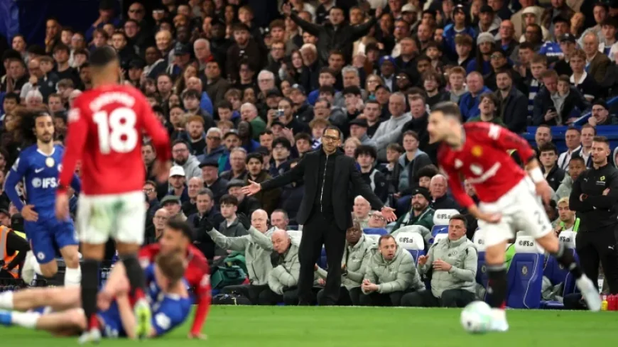 Chelsea Manager Rosenior Reacts to Costly Loss Against Manchester United