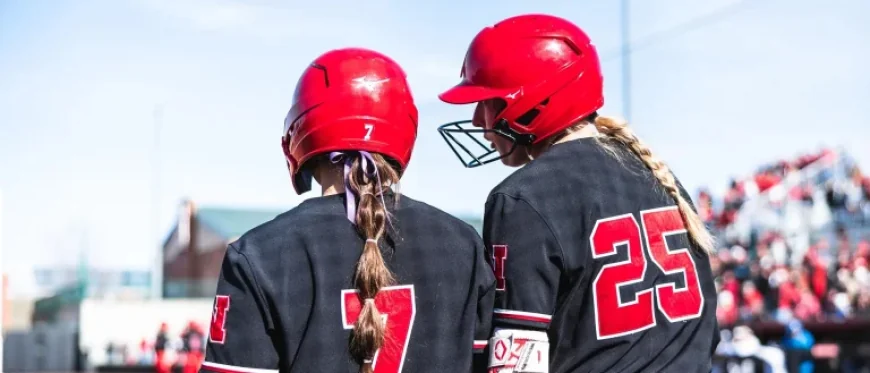 Nebraska Dominates Gophers with 17-2 Victory in Husker Showdown