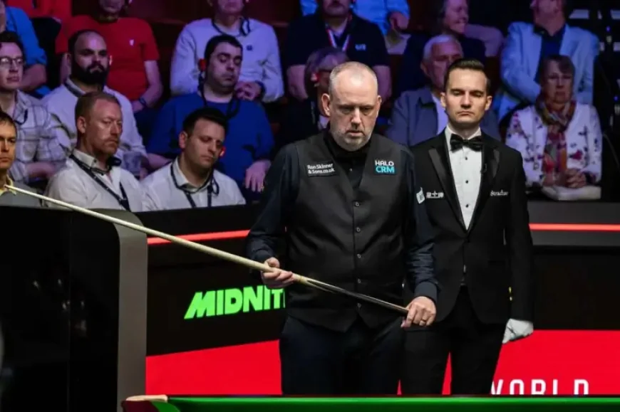 Xiao Guodong edges closer in World Snooker Championship battle