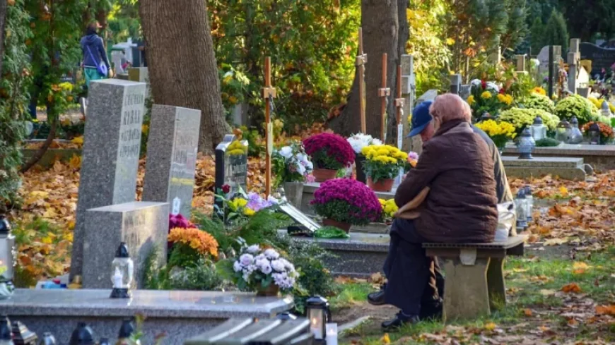 Tampa Couple Finds Others Buried in Their Purchased Plots After 20 Years