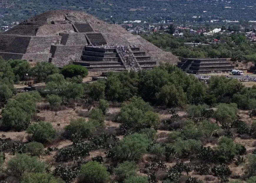 Teotihuacan Pyramids shooting leaves 1 Canadian woman dead and 6 injured